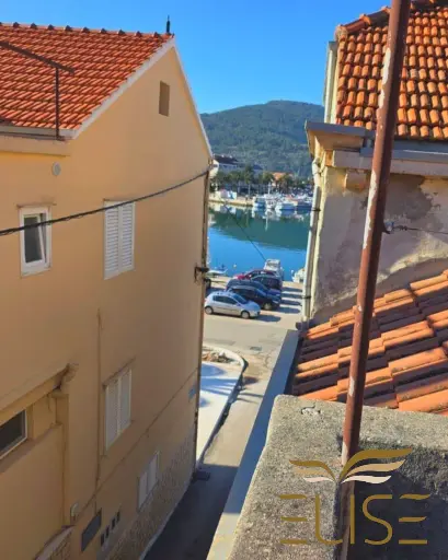 Authentisches Steinhaus im Herzen von Vela Luka – Nur 30 m vom Meer entfernt | Insel Korčula