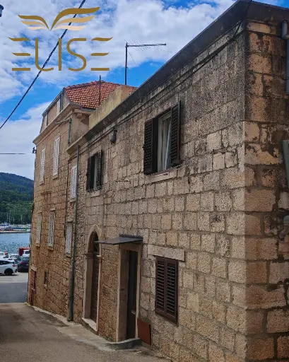 Authentisches Steinhaus im Herzen von Vela Luka – Nur 30 m vom Meer entfernt | Insel Korčula