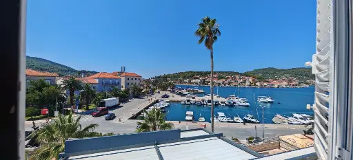 Geschäfts- und Wohnimmobilie im Herzen von Vela Luka auf der Insel Korčula