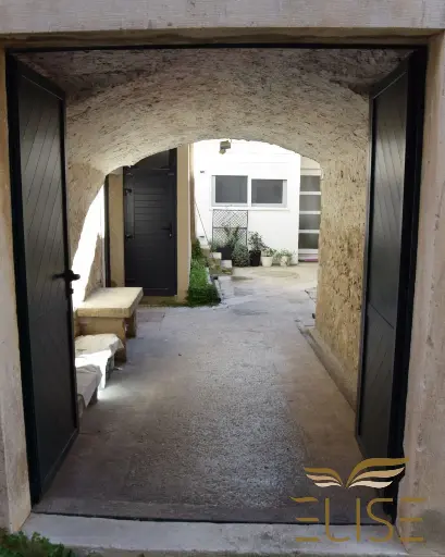 STEINHAUS IM ZENTRUM VON VELA LUKA, 330.000€