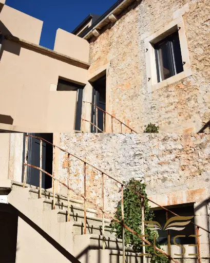 STEINHAUS IM ZENTRUM VON VELA LUKA, 330.000€