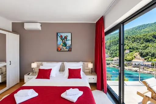 VILLA RASOHA – VILLA DIREKT AM MEER MIT PRIVATEM BOOTSANLEGEPLATZ | KORČULA