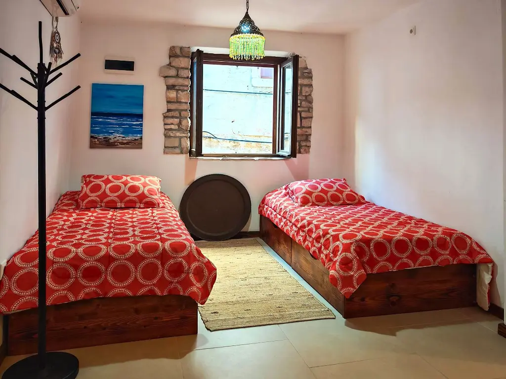 ELISE_Steinhaus_16_Zweibettzimmer.webp