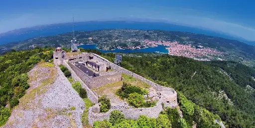 Authentisches Steinhaus im Herzen von Vela Luka – Nur 30 m vom Meer entfernt | Insel Korčula
