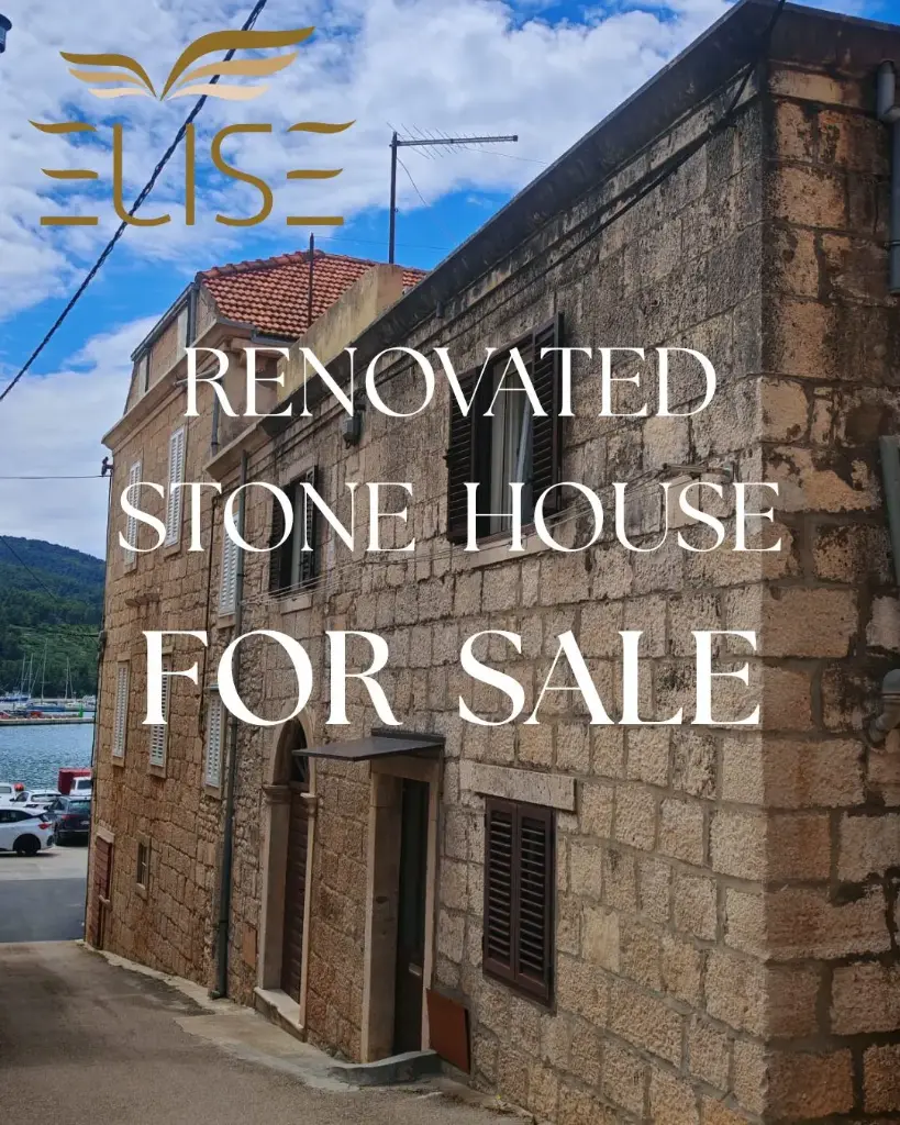 RENOVATED STONE HOUSE IN CENTER OF VELA LUKA