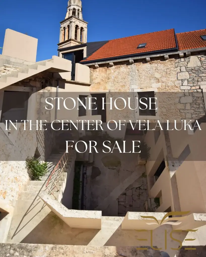 RENOVATED STONE HOUSE IN THE CENTER OF VELA LUKA