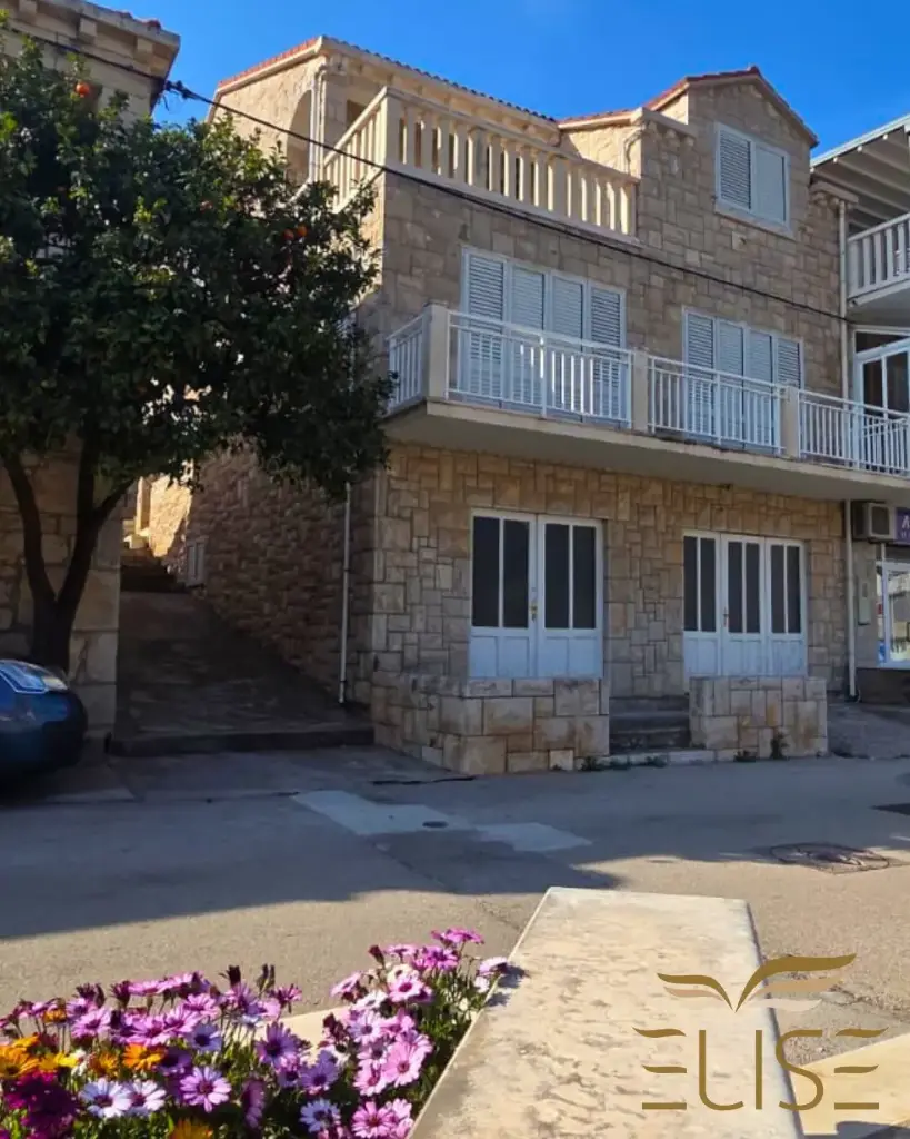 KAMENA KUĆA UZ MORE- UVALA BRNA/ JUŽNA KORČULA